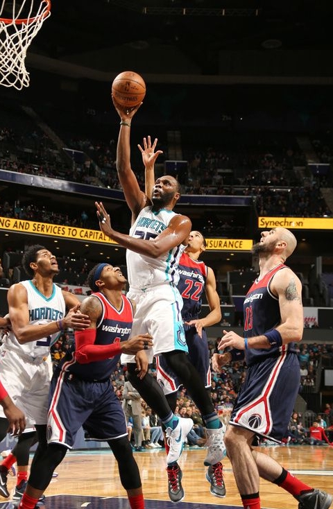 年轻的夏洛特黄蜂面对华盛顿奇才，谁能在NBA赛场上获胜？
