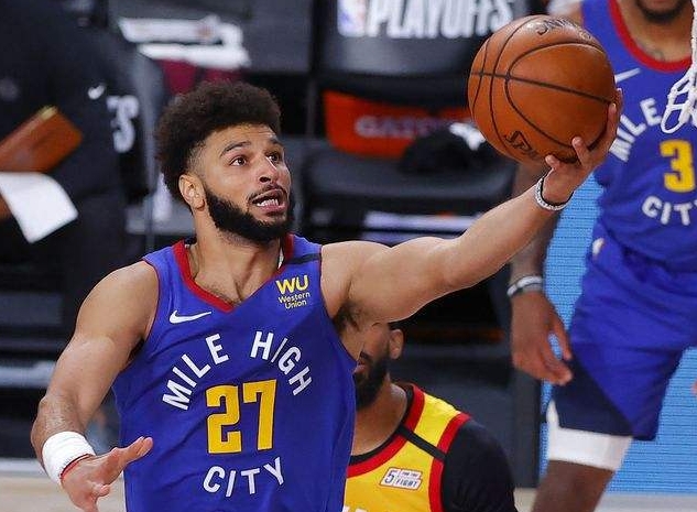 密尔沃基雄鹿VS芝加哥公牛：NBA东区对决，谁将取得胜利？